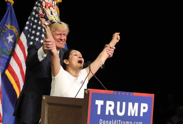 $!Myriam Witcher demostró muy eufórica su amor y apoyo para Donald Trump.