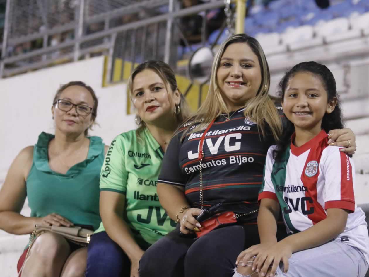 Fiesta de Marathón, celebró a lo Messi, un debut relevante y las sexys chicas