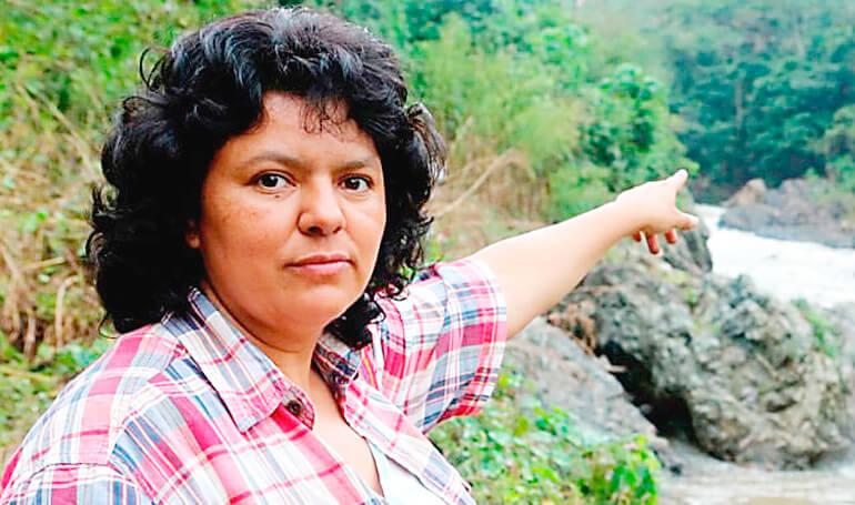 La ambientalista fue asesinada en su casa de la occidental ciudad de La Esperanza.