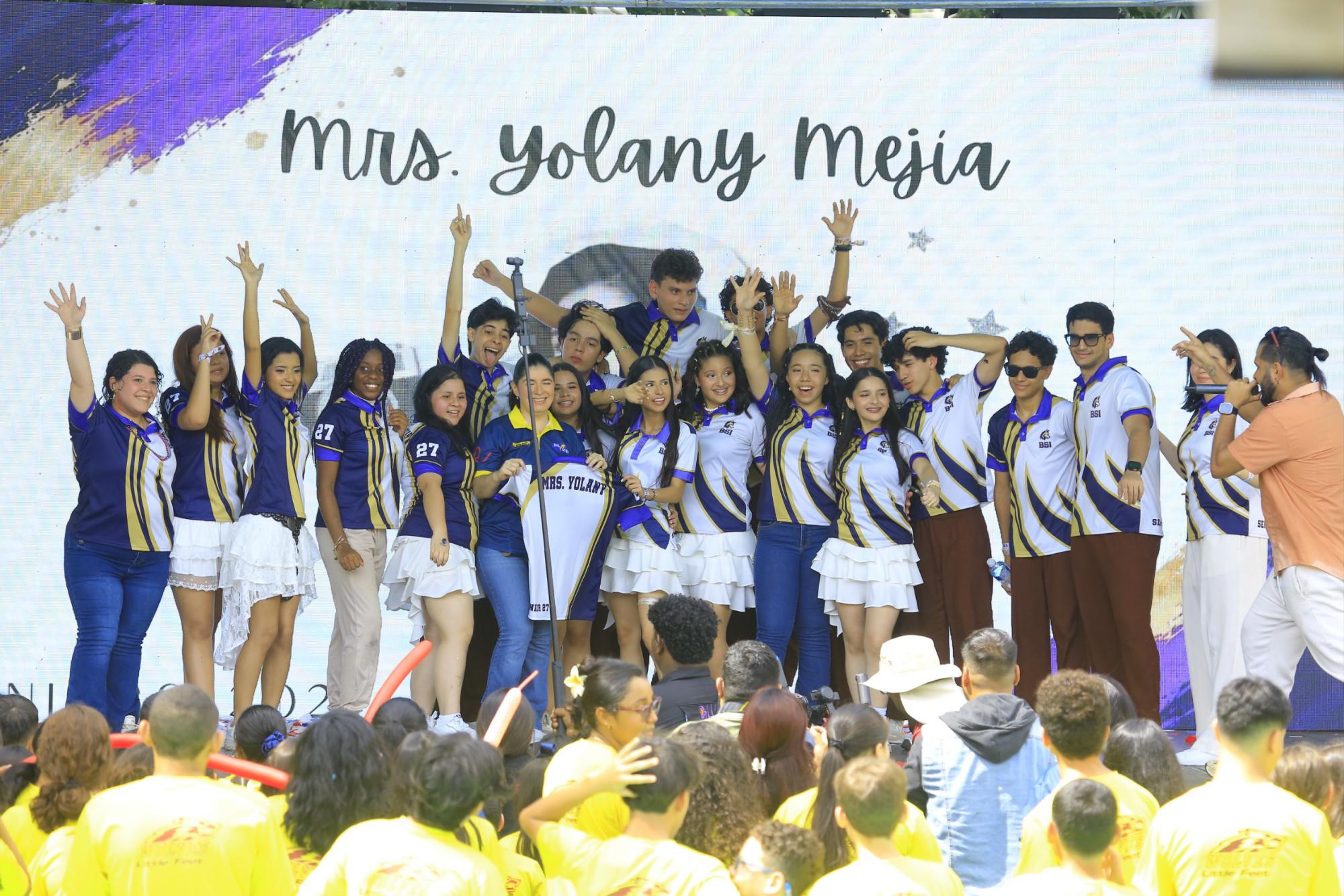 Alumnos del Instituto Bilingüe Big Step celebran su Senior Entrance