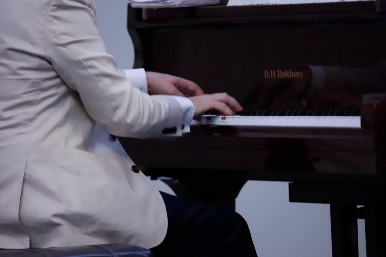 Fotos: La Gala Arrebato deleitó con una presentación magistral de piano en SPS