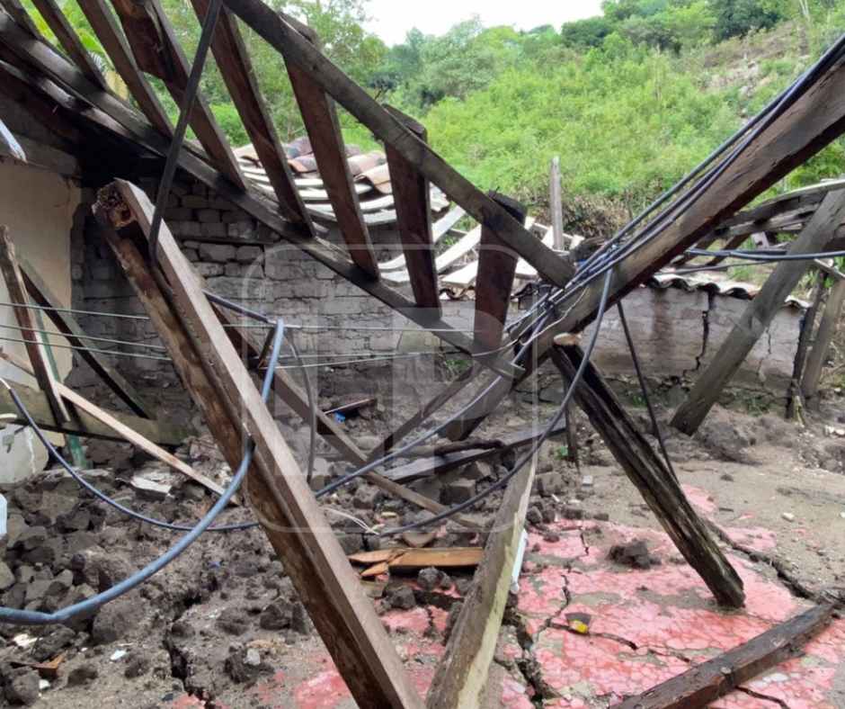Evacúan a 161 personas en aldea de Santa Rosa de Copán tras derrumbe