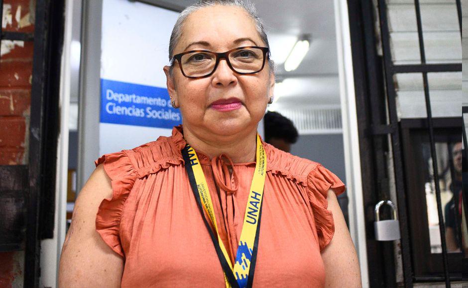 Urgen programas y recursos para rescatar familias que sobreviven en medio de la basura $!Urgen programas y recursos para rescatar familias que sobreviven en medio de la basura