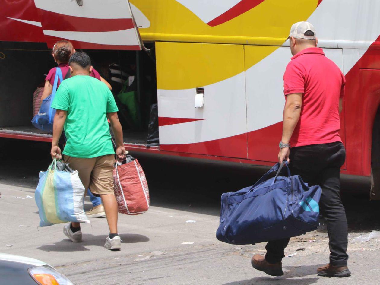 Masiva movilización marca inicio de Semana Santa