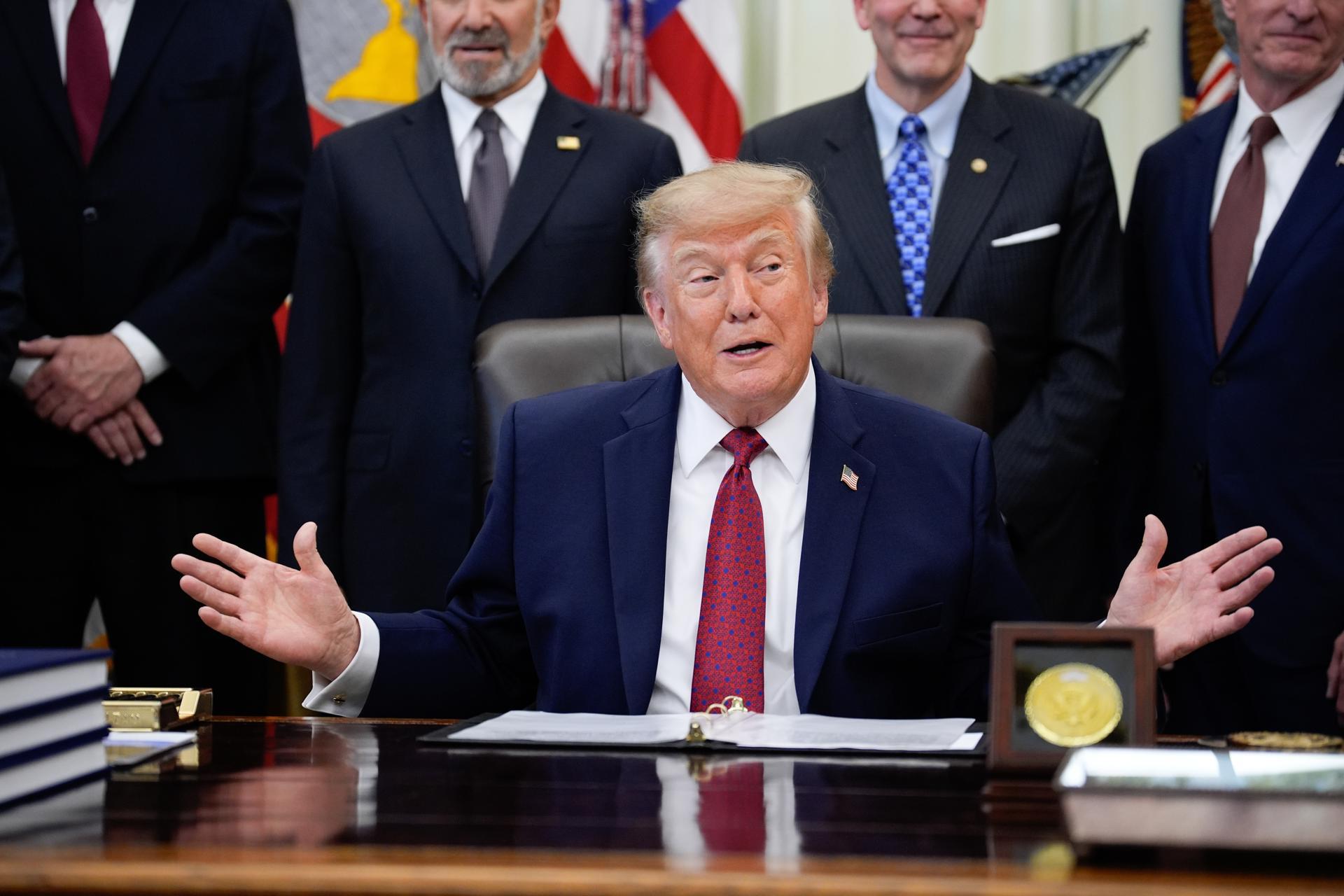 Gobierno de Trump inscribe a 60 millones de niños en sus cuentas de inversión para menores