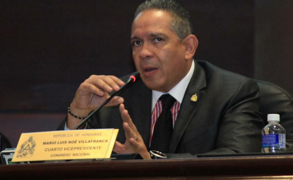 Mario Noé Villafranca, uno de los vicepresidentes del Legislativo, dijo haber renunciando a la comida y seguridad del Congreso.