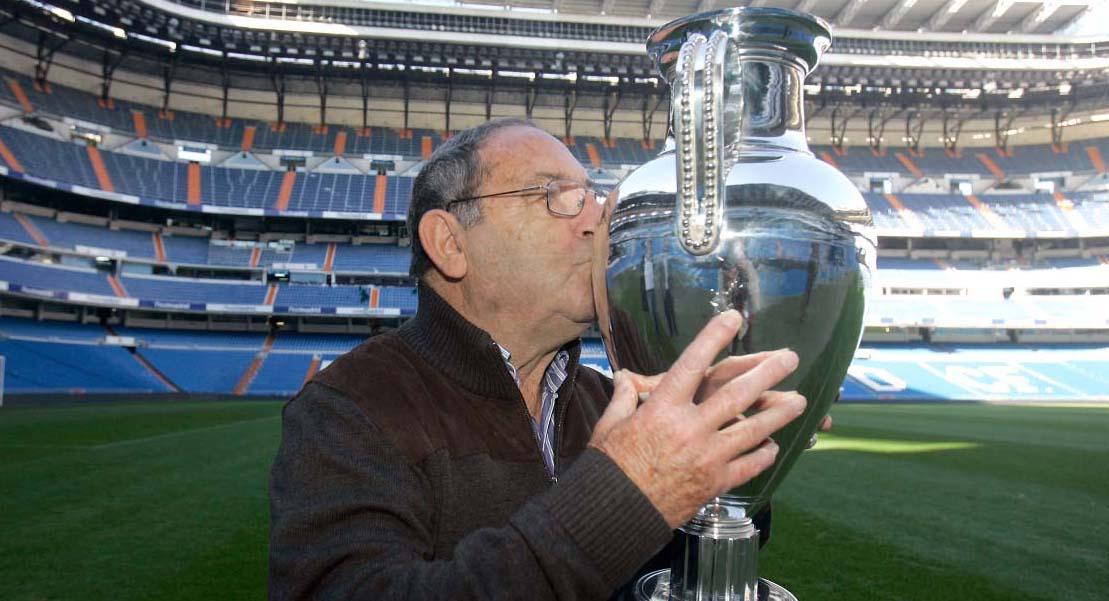 Paco Gento militó 18 temporadas con la camiseta del Real Madrid.