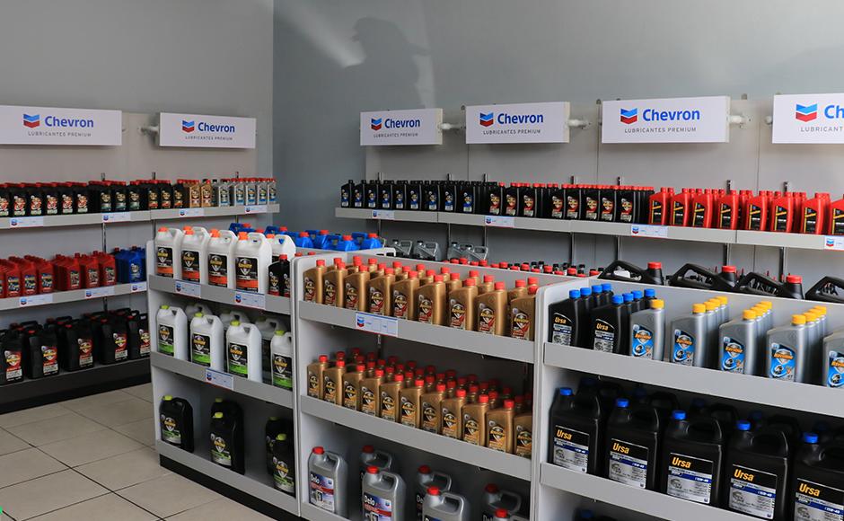 Lubrishop es la única tienda del país que ofrece toda la línea completa de productos Chevron Automotriz en ventas al por menor.