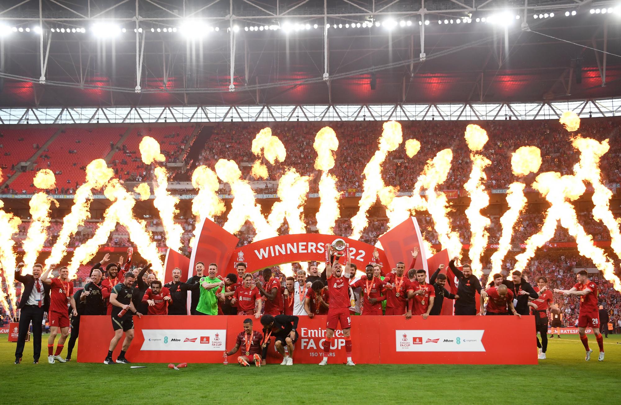 La plantilla del Liverpool festejó por todo lo alto la obtención de la FA Cup.