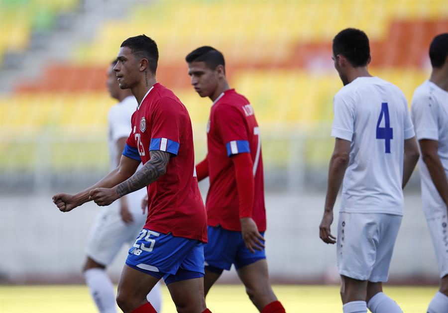 Anthony Hernándcez y Kendall Waston marcaron los goles de Costa Rica ante Uzbekistán.