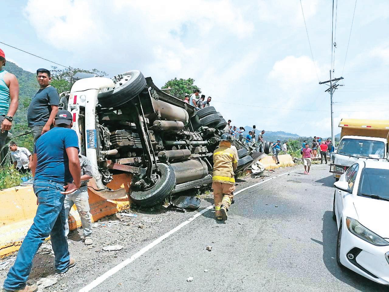 Tres heridos deja accidente vehicular en Copán