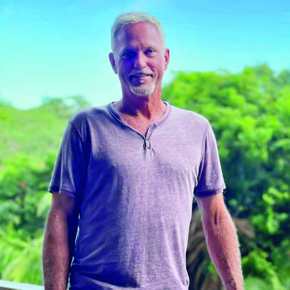<b>Requerido.</b> Gary Johnson (de 63 años) se dedica al turismo en la zona de Turttle Beach en la isla de Roatán. El requerimiento fue presentado por uno de los fiscales del Ministerio Público participante en la operación.