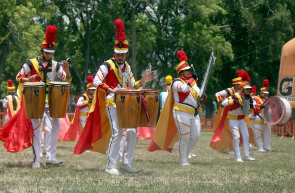 Bandas de guerra muestran esfuerzo y pasión en competencia - Diario La