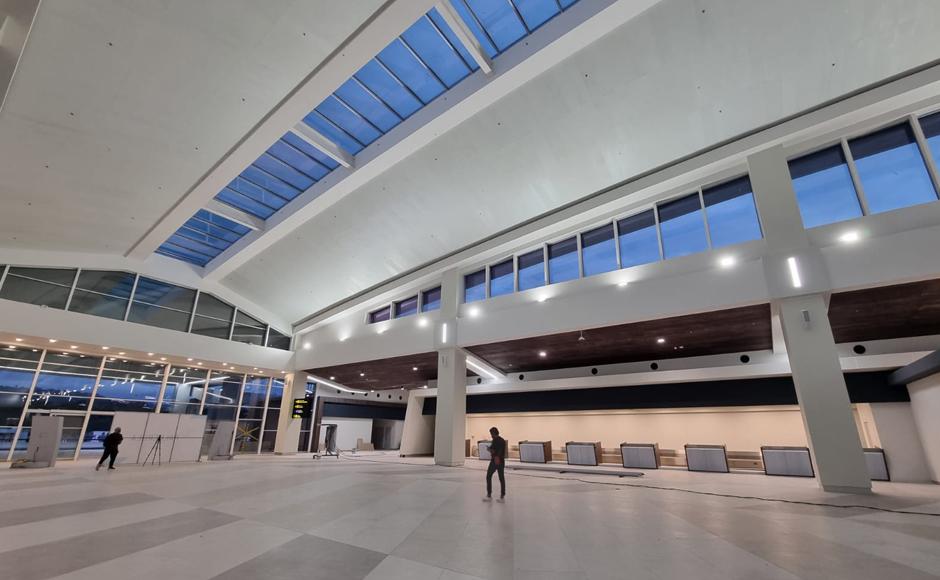El Aeropuerto Internacional de Palmerola (XP) tiene 40 counters de check-in y 34 de inmigración y emigración. Además, 18 máquinas para realizar auto check-in.