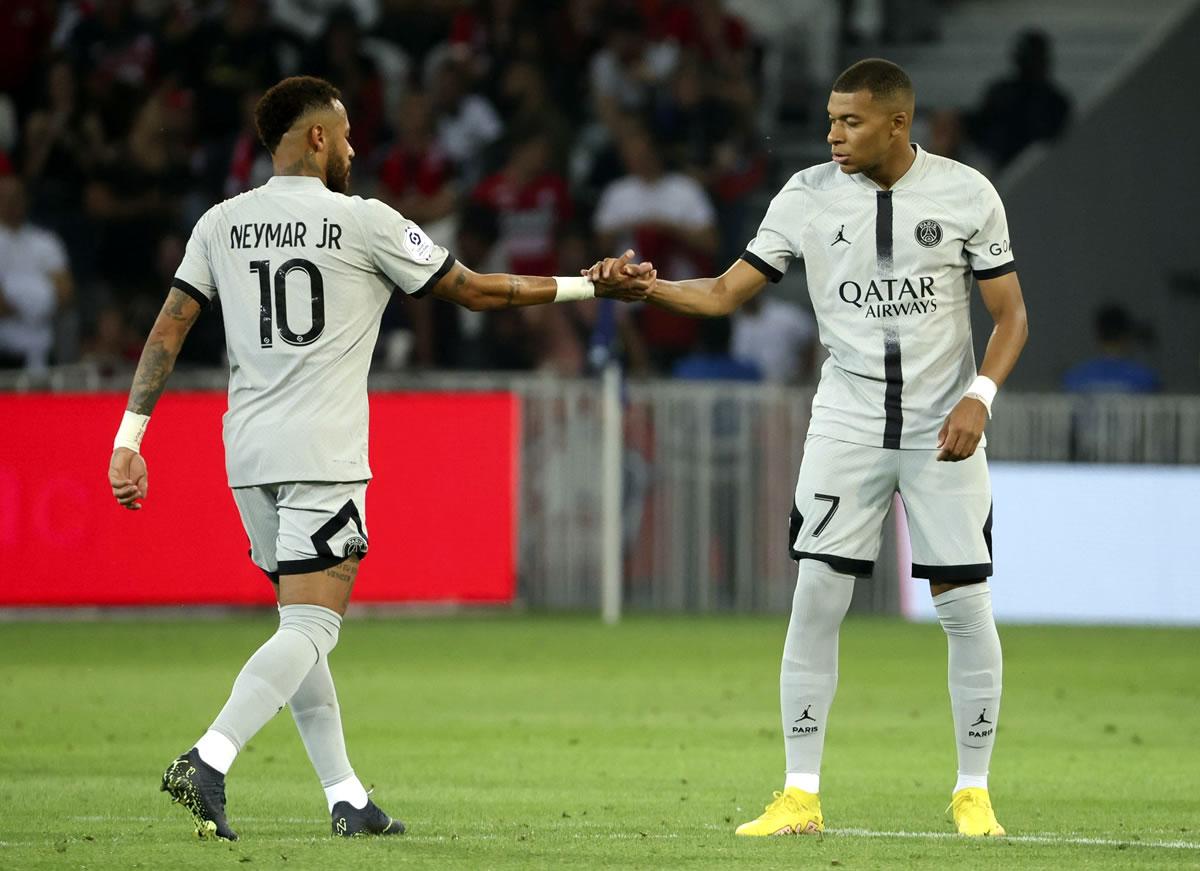 Mbappé suma 10 goles entre la Ligue 1 de Francia y la Champions esta temporada 2022-23. Neymar, por su parte, registra nueve anotaciones en total.