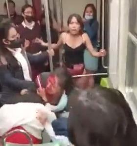Video: Mujeres se van a los golpes en transporte público