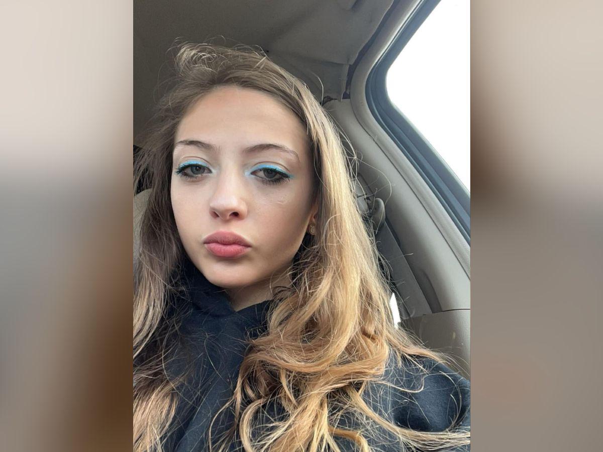 Hija mata a su padre a puñaladas; un día antes dejó un mensaje escalofriante