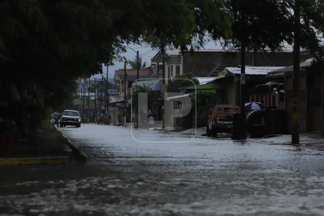 Copeco emitió el martes alerta verde en 10 departamentos de Honduras debido a la intensidad de las lluvias. Fotografía: La Prensa / Melvin Cubas.
