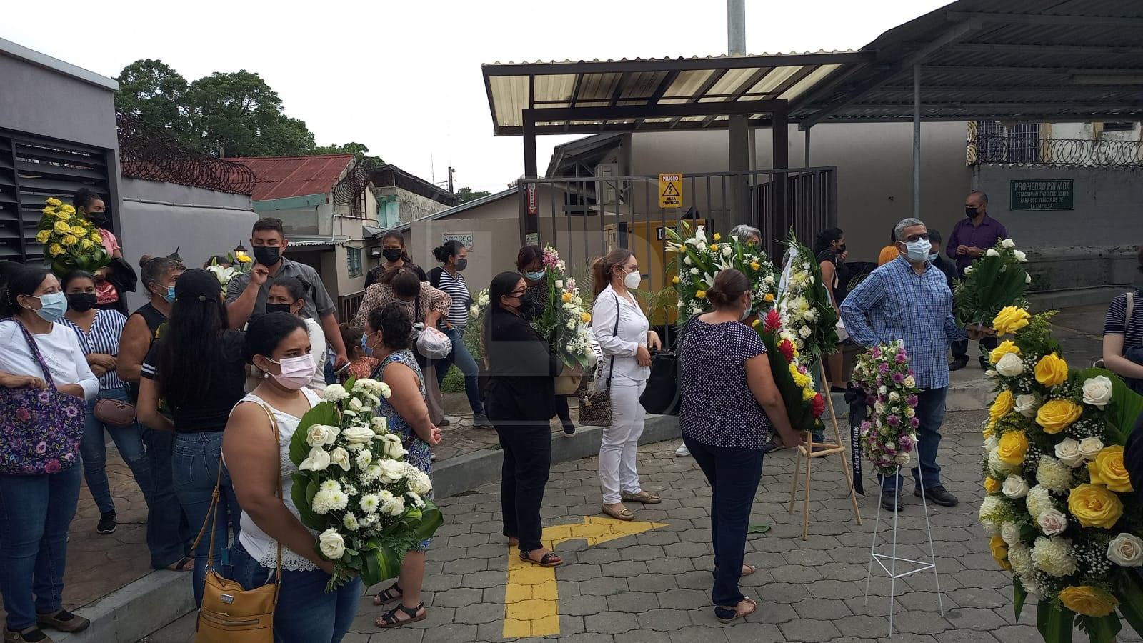 Sentido adiós entre familia y colegas al querido periodista Rony Ortiz