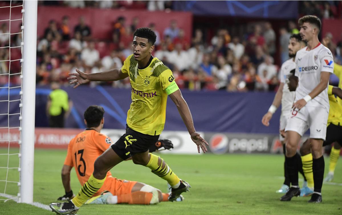 Jude Bellingham hizo el segundo gol del Borussia Dortmund contra el Sevilla.