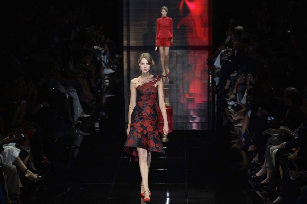 A model presents a creation for Giorgio Armani Prive during the 2014/2015 Haute Couture Fall-Winter collection fashion show on July 8, 2014 in Paris. AFP PHOTO / MIGUEL MEDINA