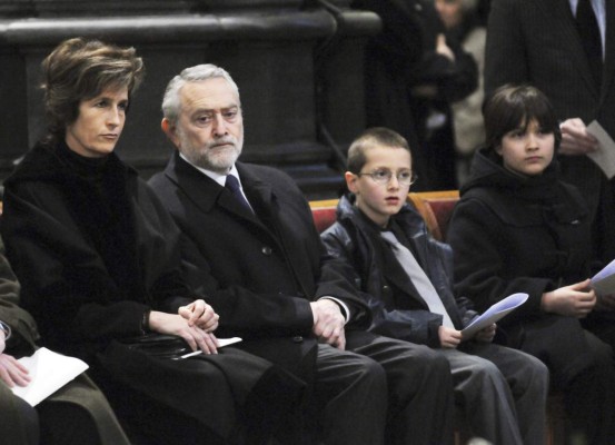 Princess Marie Esmeralda of Belgium, left, halfsister of King Albert II of Belgium, along with her husband Salvador Moncada, second from left, and her son Leopoldo Daniel, second from right, and her daughter Alexandra Leopoldine, right, attends the funerals of her brother Prince Alexandre of Belgium at the church of Laeken in Brussels, Friday Dec. 4, 2009. Prince Alexandre of Belgium, halfbrother of King Albert II of Belgium died on Nov.29, 2009, aged 67. (AP Photo/Thierry Charlier)