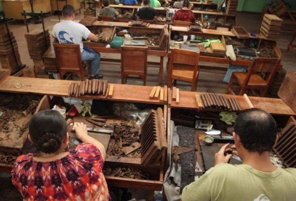 Una de las principales actividades laborales de la ciudad es la fabricación de puros. Muchos de sus habitantes trabajan en este negocio.