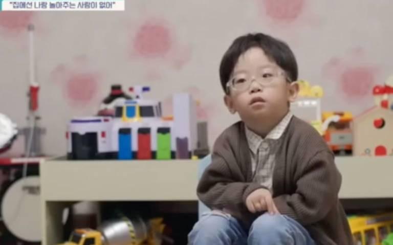 “Estoy solo en casa, nadie juega conmigo” Confiesa niño coreano