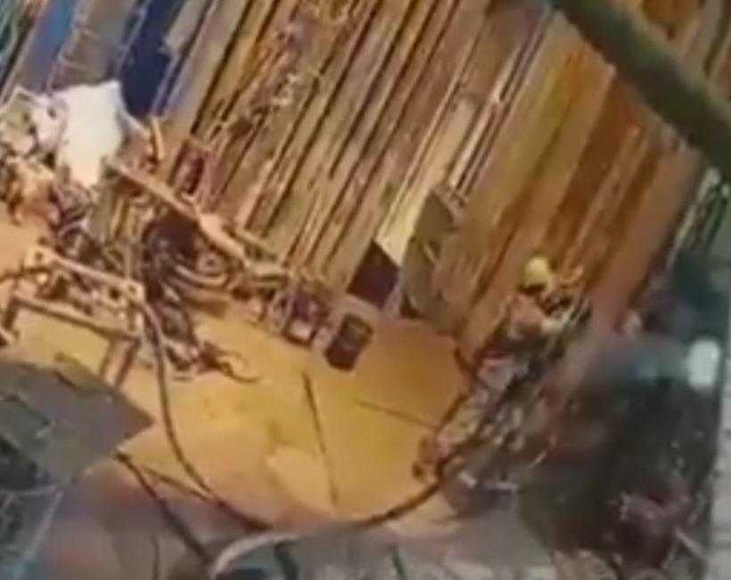 Video: Máquina le arranca brazo a hombre en el trabajo