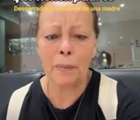 VIDEO: Madre rompe en llanto tras ser abandonada por su hija en aeropuerto